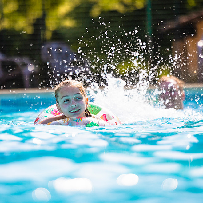 camping piscine gard