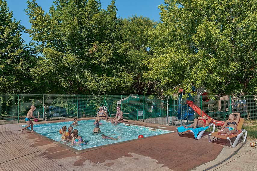 camping piscine enfant gard