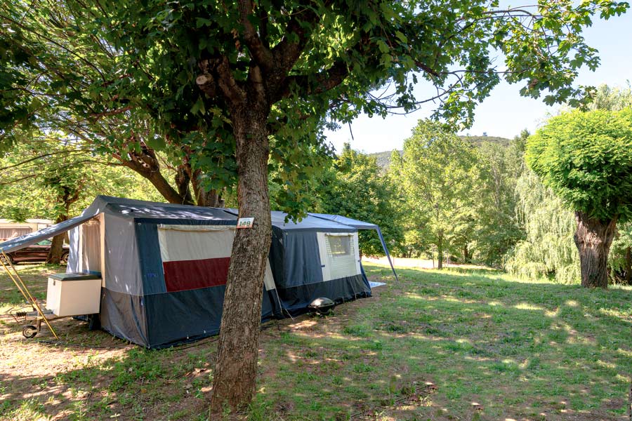 location emplacement caravane gard
